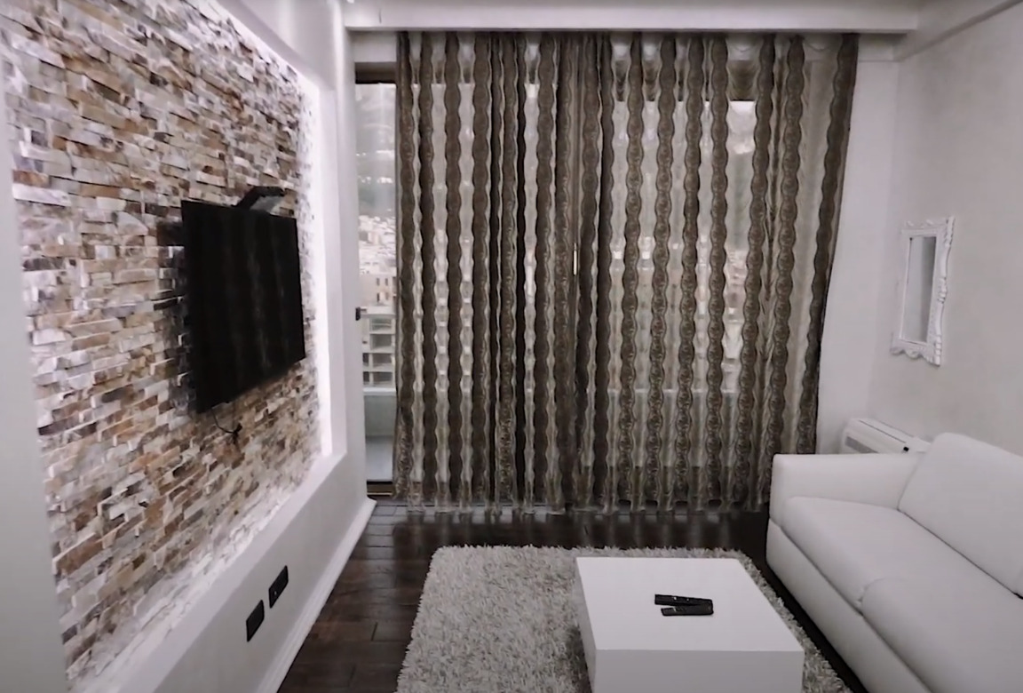 布德瓦港的两套组合式一室公寓。